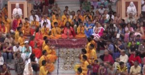cerimonia-sul-gange-con-swami-chitananda